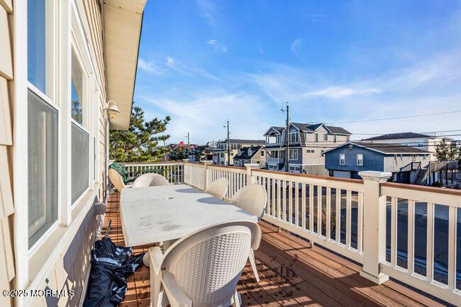 Exterior, Wood Texture Flooring