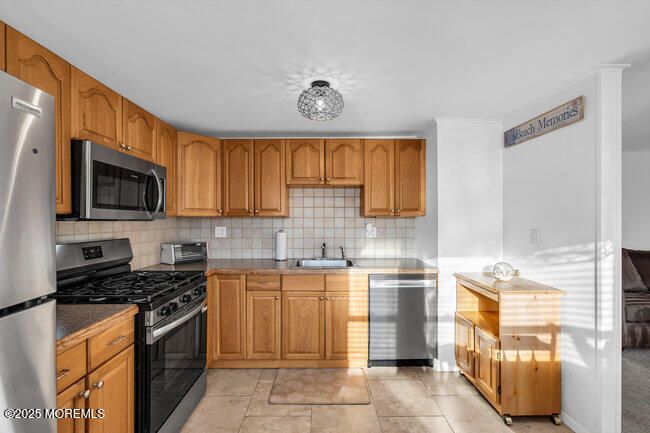 Interior, Kitchen, Stainless Steel Appliances
