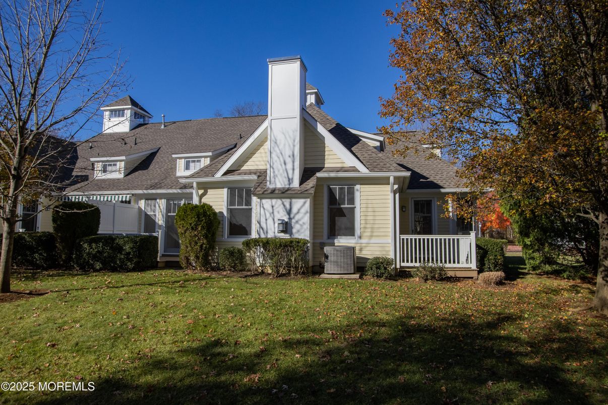 Backyard, Exterior, Facade, Cape Cod
