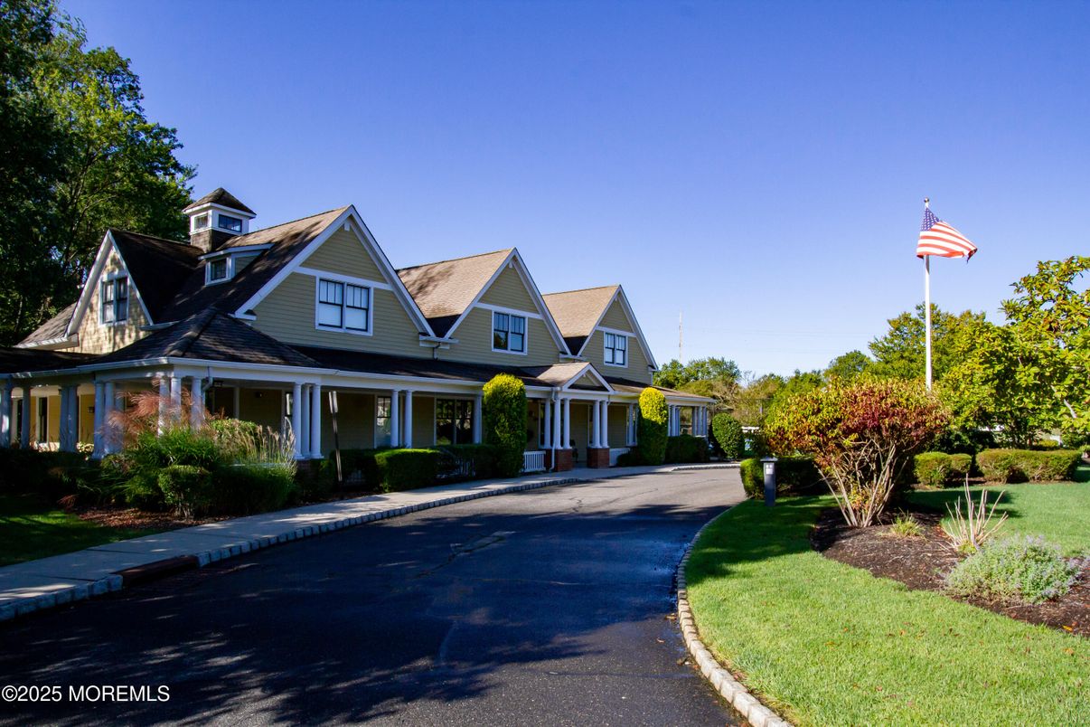 Exterior, Facade, Queen Anne Victorian