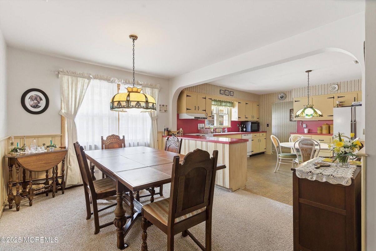 Chandelier, Dining room, Interior, Kitchen, Pendant Lights