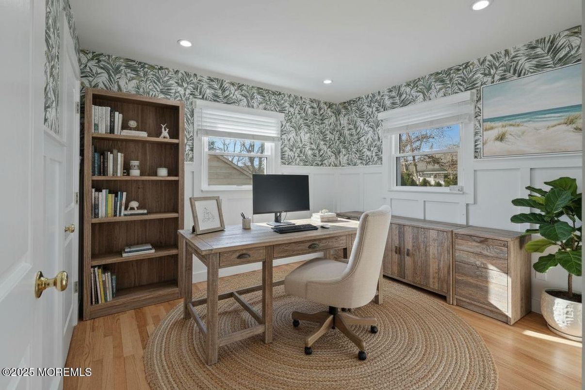 Home Office, Interior, Recessed Lighting, Wood Texture Flooring