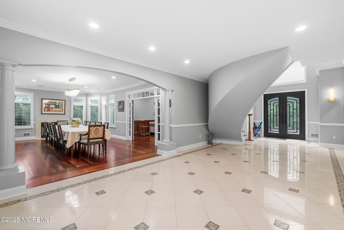 Chandelier, Dining room, Interior, Recessed Lighting, Wood Texture Flooring