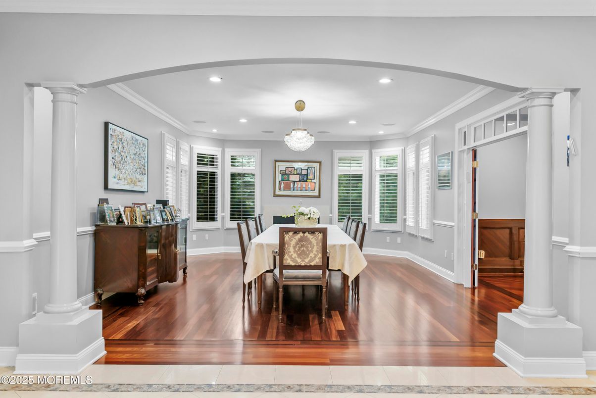 Chandelier, Dining room, Interior, Recessed Lighting, Wood Texture Flooring