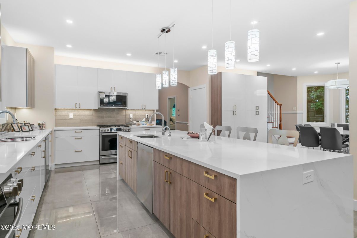 Interior, Kitchen, Pendant Lights, Recessed Lighting, Stainless Steel Appliances