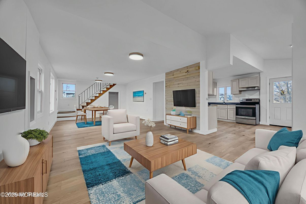 Dining room, Interior, Kitchen, Living room, Stainless Steel Appliances, Wood Texture Flooring