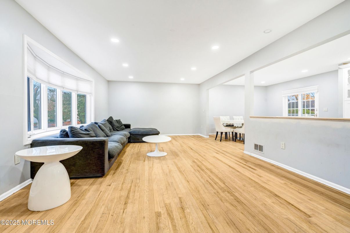 Dining room, Interior, Living room, Recessed Lighting, Wood Texture Flooring