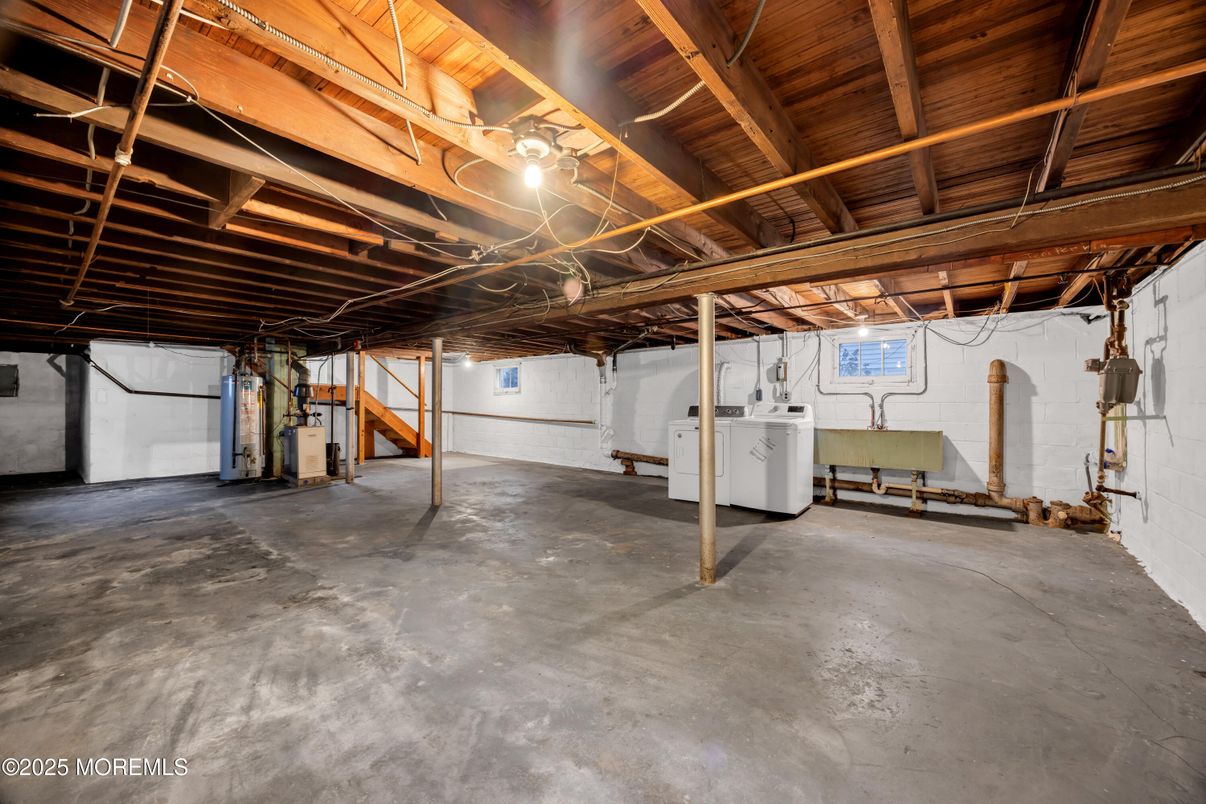 Interior, Washer, Wooden Beams, Wooden Ceilings