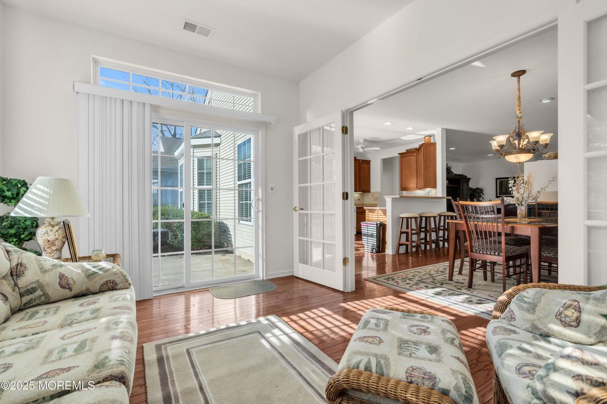 Chandelier, Dining room, Interior, Kitchen, Recessed Lighting, Wood Texture Flooring