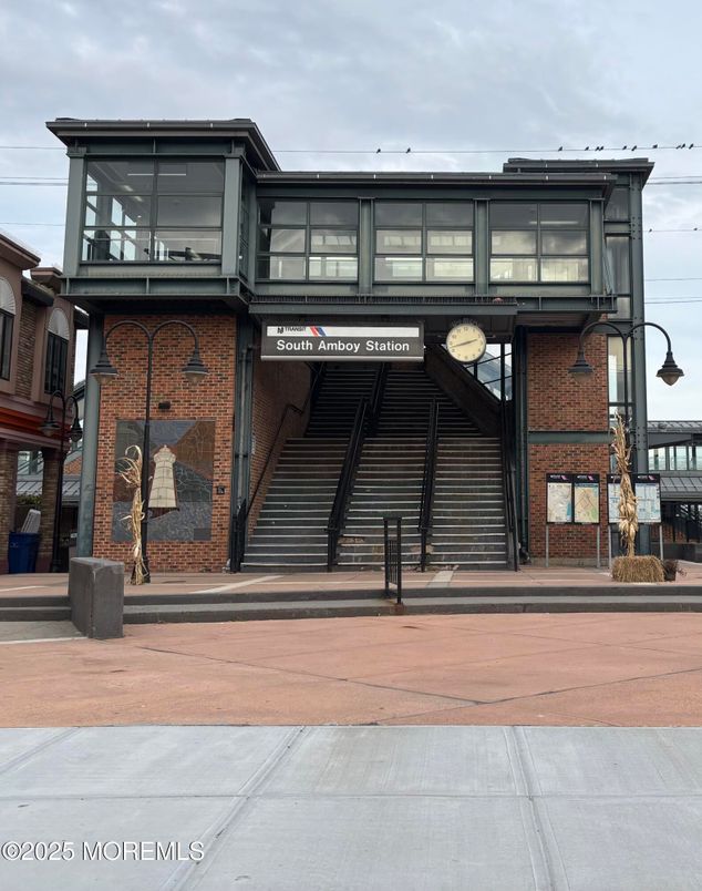 Exterior, Facade, Brick Facade, Modern