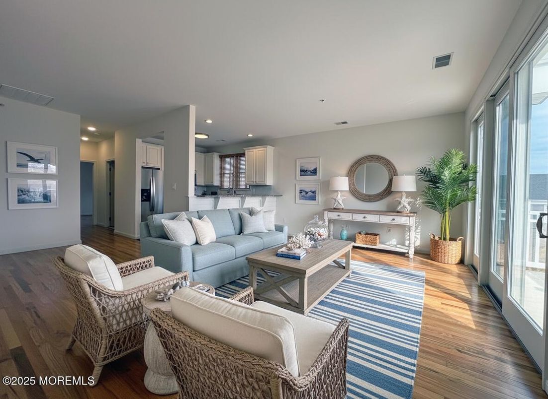 Interior, Kitchen, Living room, Recessed Lighting, Wood Texture Flooring