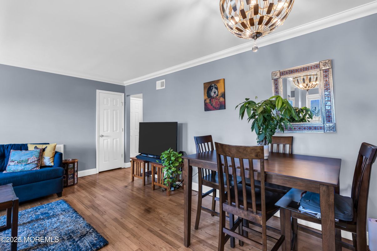 Chandelier, Dining room, Interior, Living room, Wood Texture Flooring