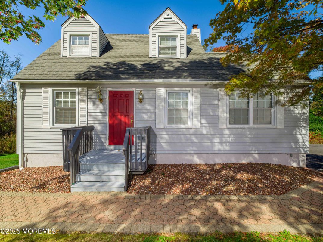 Exterior, Facade, Cape Cod