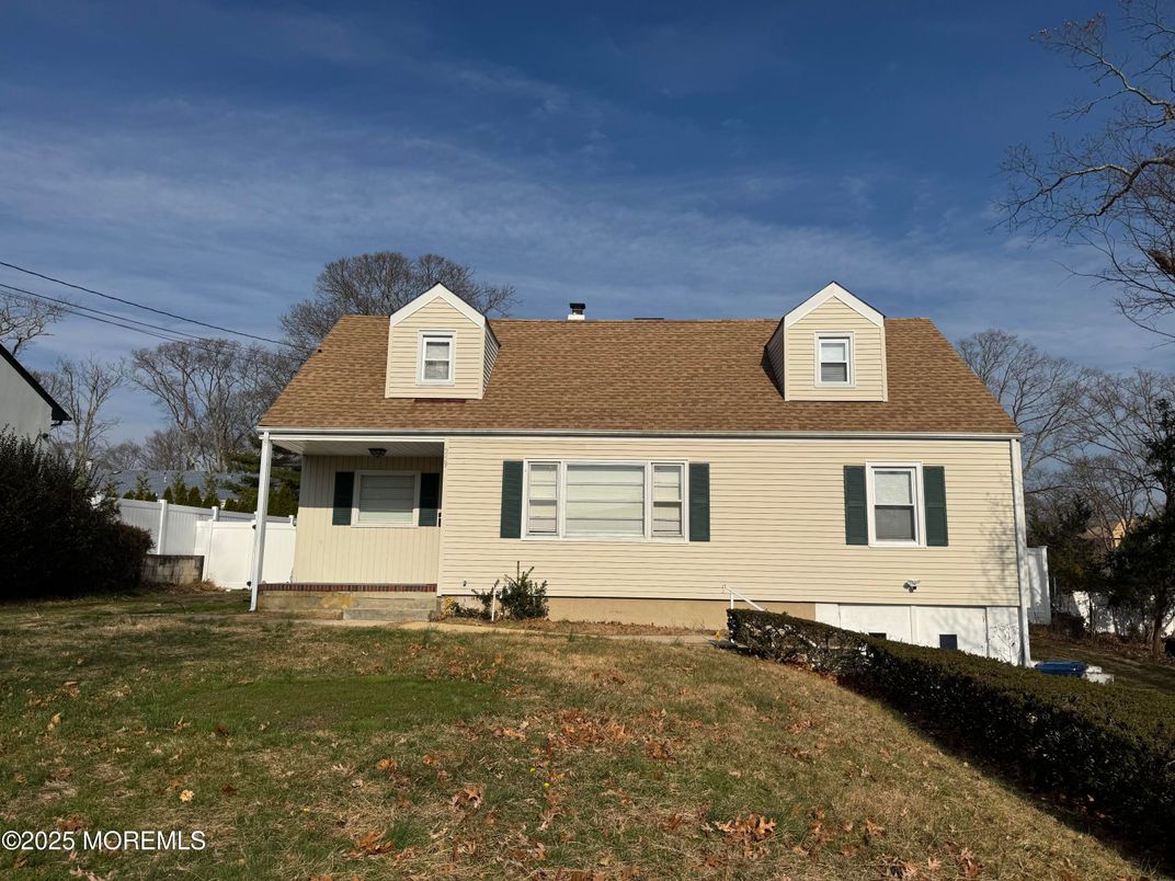 Exterior, Facade, Cape Cod