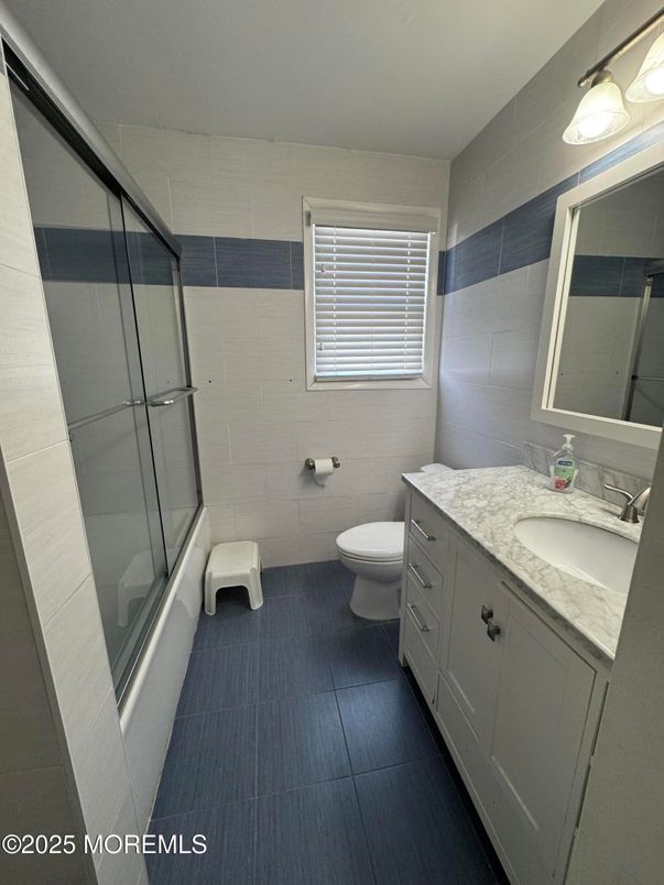 Bathroom, Dual Sink Vanities, Glass Shower, Interior
