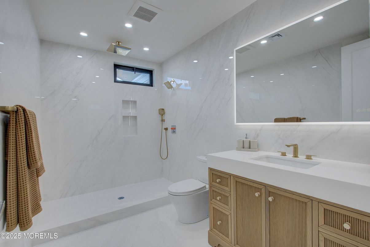 Bathroom, Interior, Marble Walls, Recessed Lighting