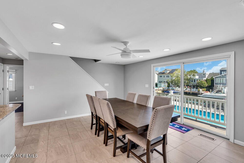 Dining room, Interior, Recessed Lighting