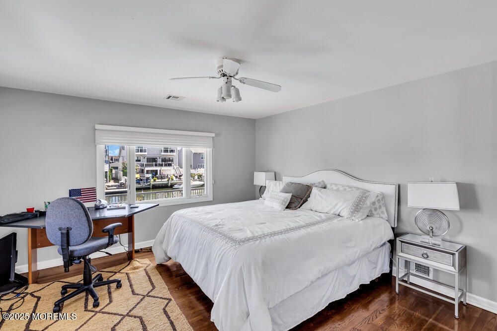 Bedroom, Home Office, Interior, Wood Texture Flooring