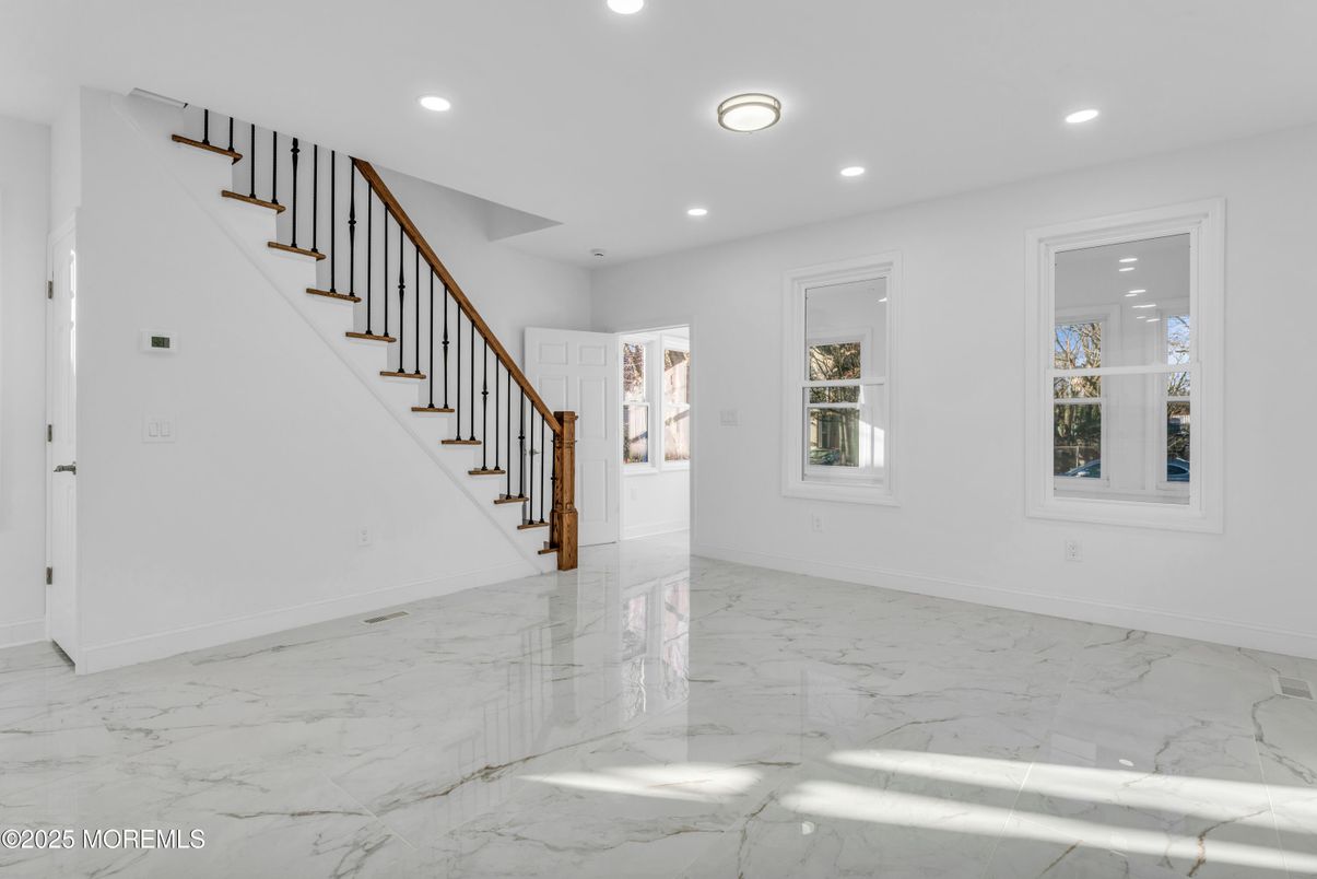 Empty room, Interior, Marble, Recessed Lighting