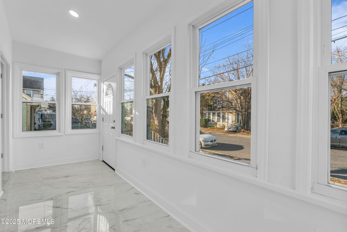 Empty room, Interior, Marble, Recessed Lighting