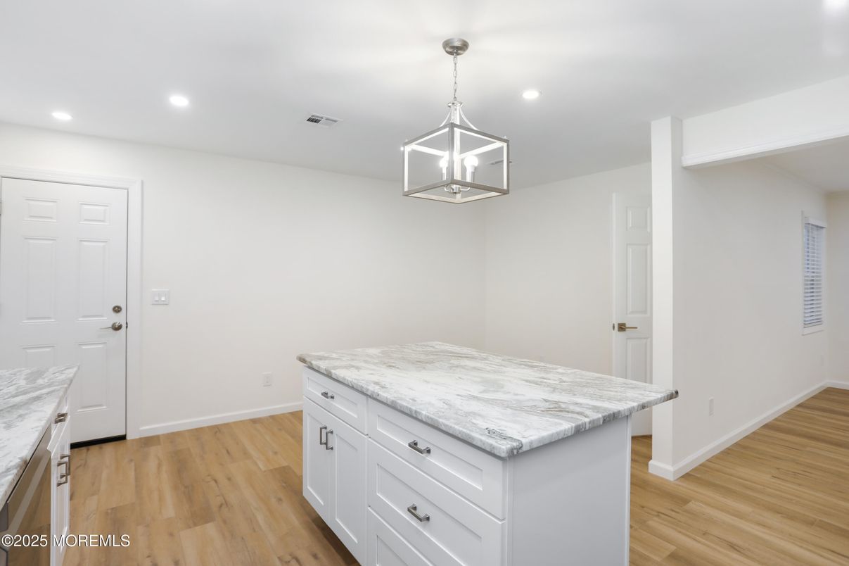 Interior, Pendant Lights, Recessed Lighting, Wood Texture Flooring