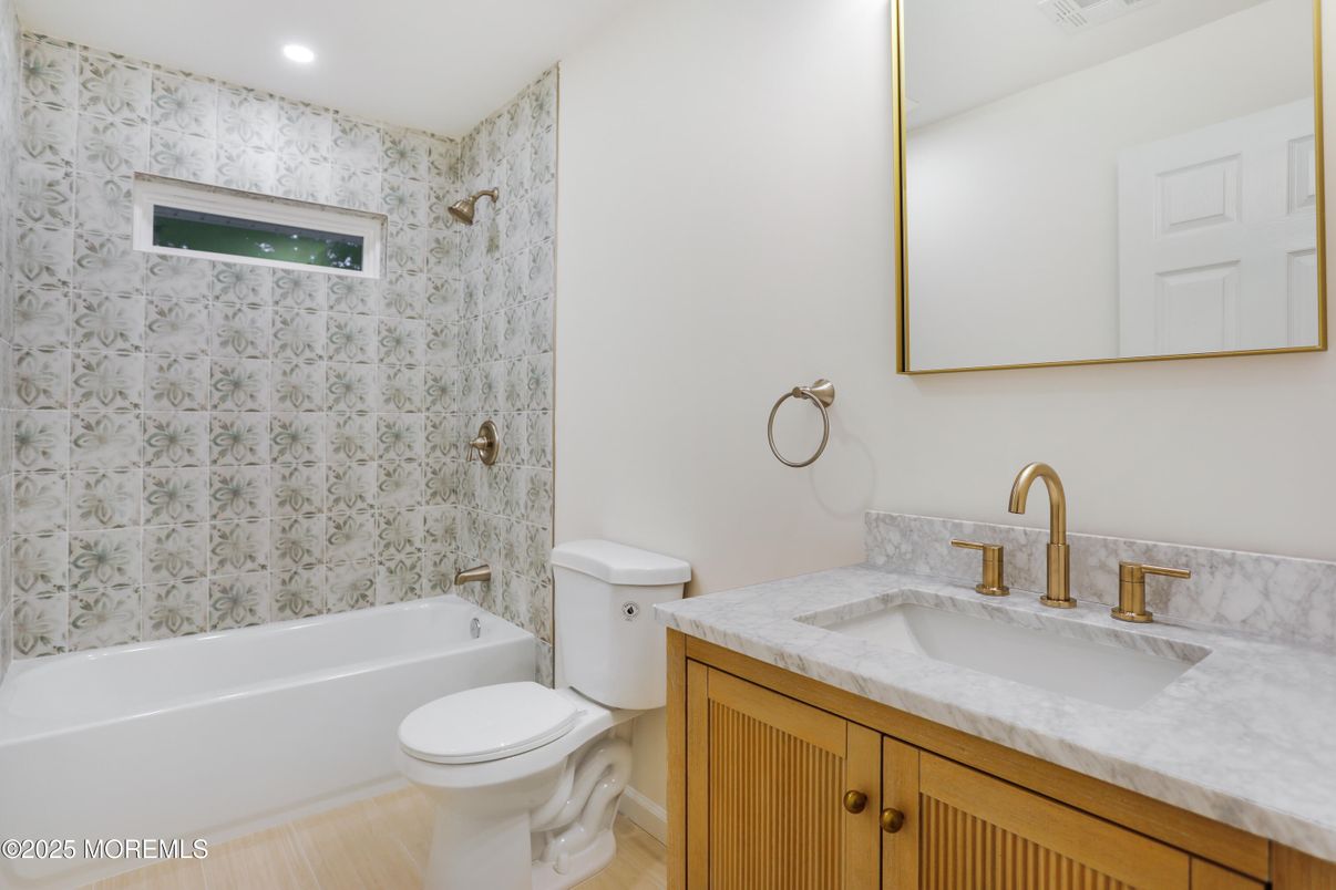 Bathroom, Interior, Recessed Lighting, Wood Texture Flooring