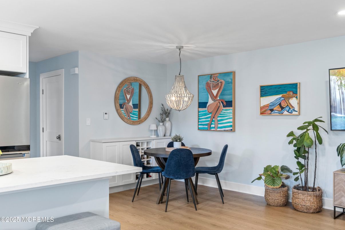 Chandelier, Dining room, Interior, Recessed Lighting, Wood Texture Flooring