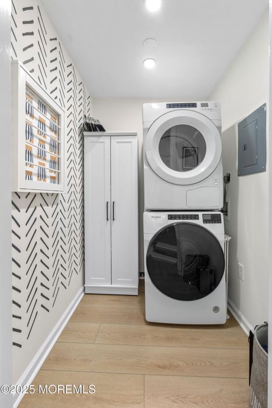 Interior, Recessed Lighting, Utility Closets, Washer, Wood Texture Flooring