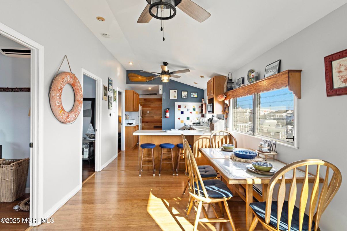 Dining room, Interior, Kitchen, Recessed Lighting, Wood Texture Flooring