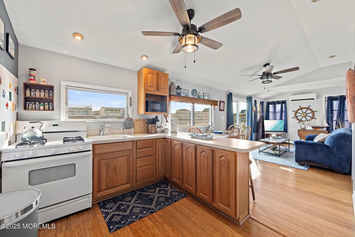 Dining room, Interior, Kitchen, Recessed Lighting, Wood Texture Flooring