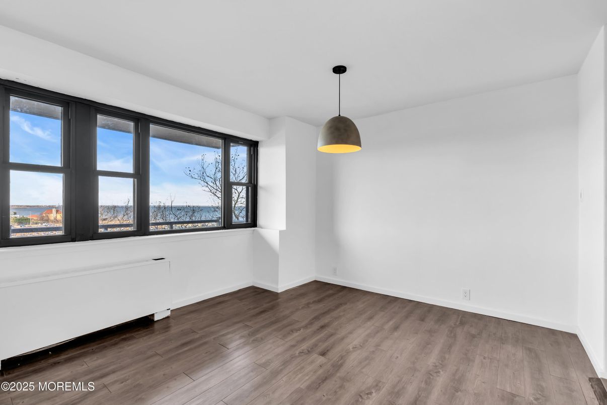 Empty room, Interior, Pendant Lights, Wood Texture Flooring