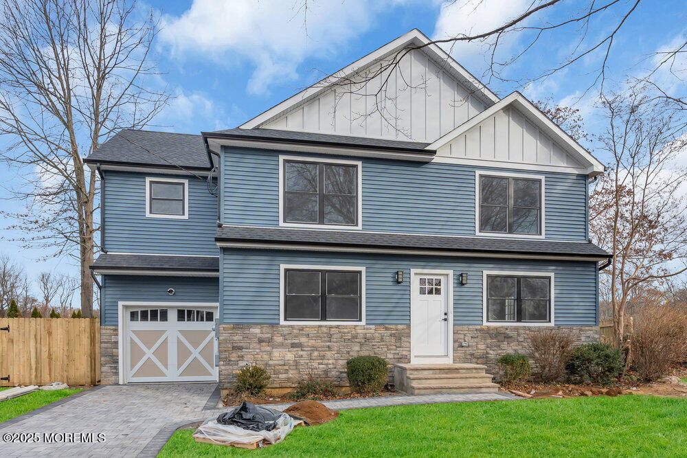 Attached, Exterior, Facade, Farmhouse