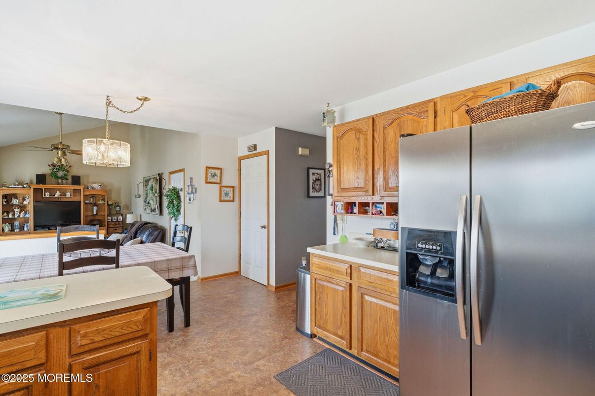 Chandelier, Interior, Kitchen, Living room, Pendant Lights