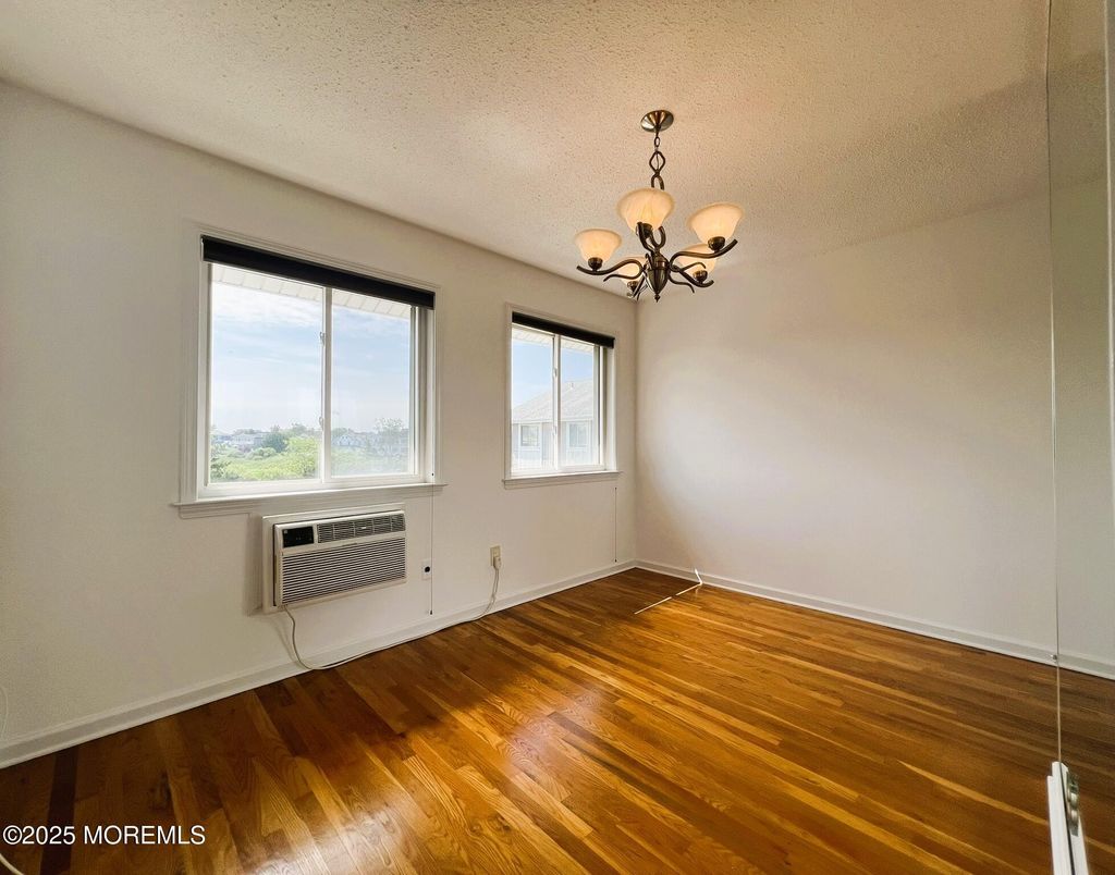 Chandelier, Empty room, Interior, Wood Texture Flooring