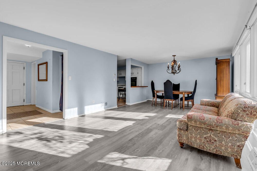 Chandelier, Dining room, Interior, Kitchen, Living room, Wood Texture Flooring
