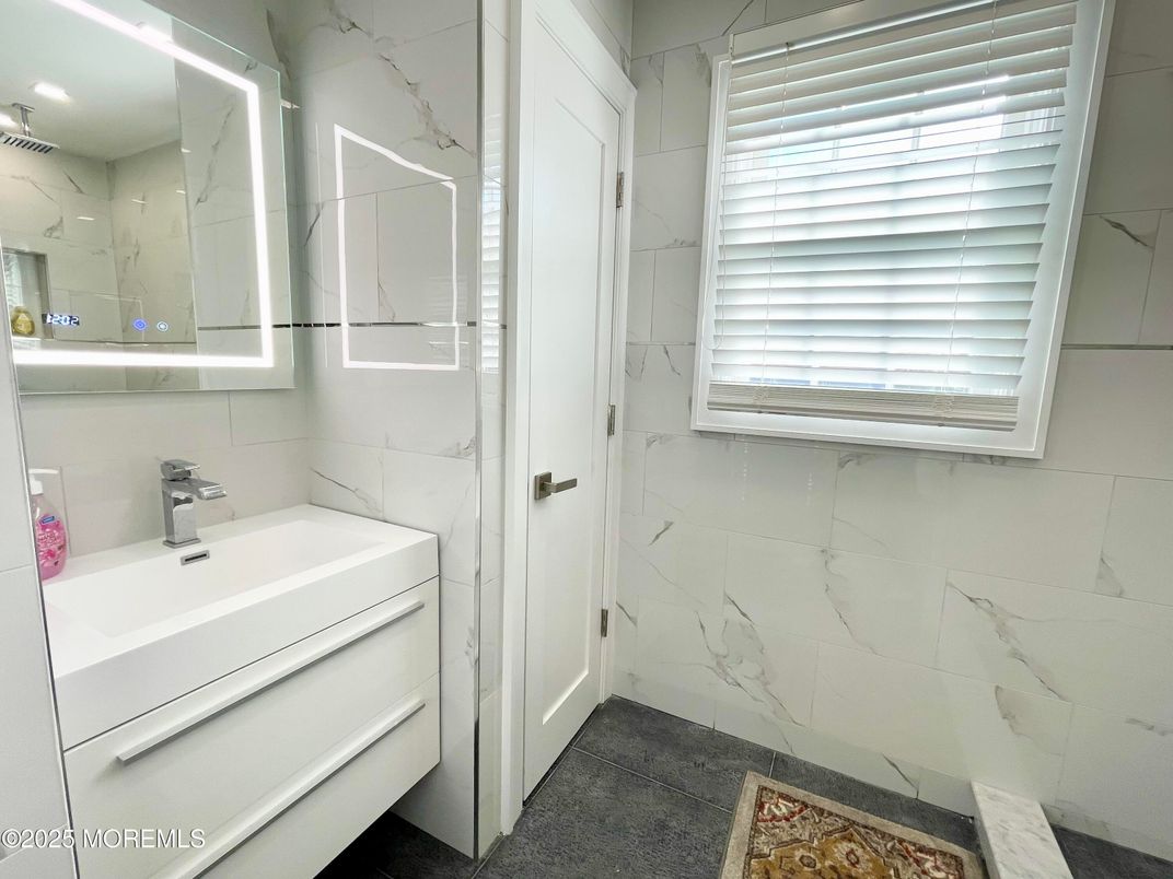 Bathroom, Interior, Marble Walls