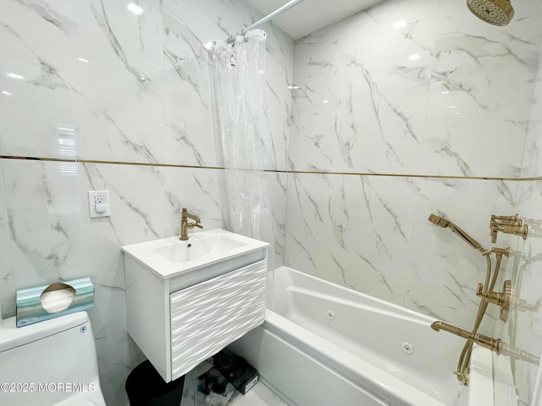 Bathroom, Interior, Marble Walls
