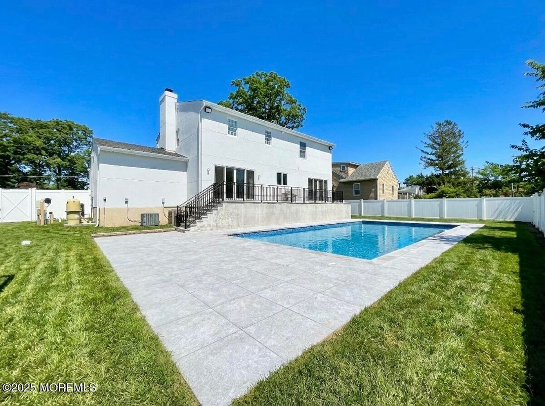 Backyard, Exterior, Pool