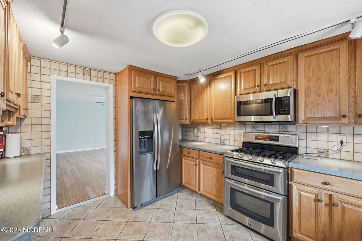 Interior, Kitchen, Stainless Steel Appliances