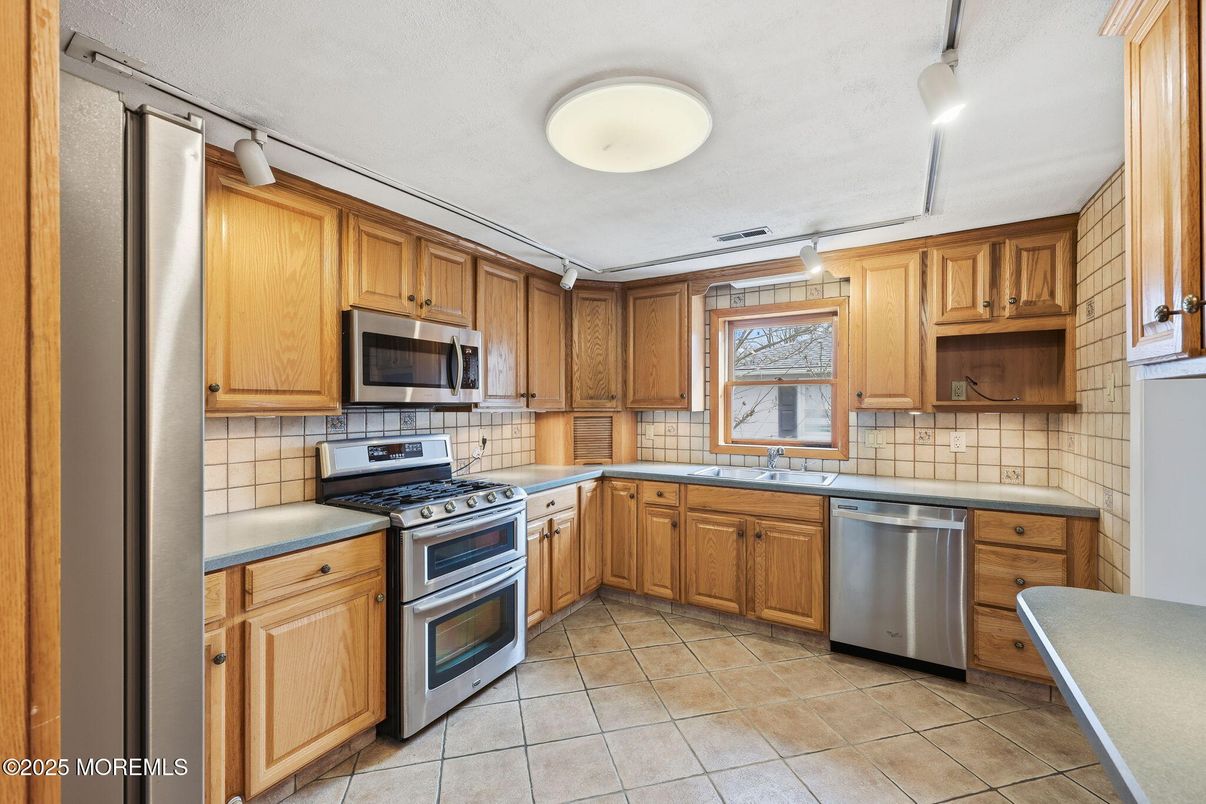 Interior, Kitchen, Stainless Steel Appliances