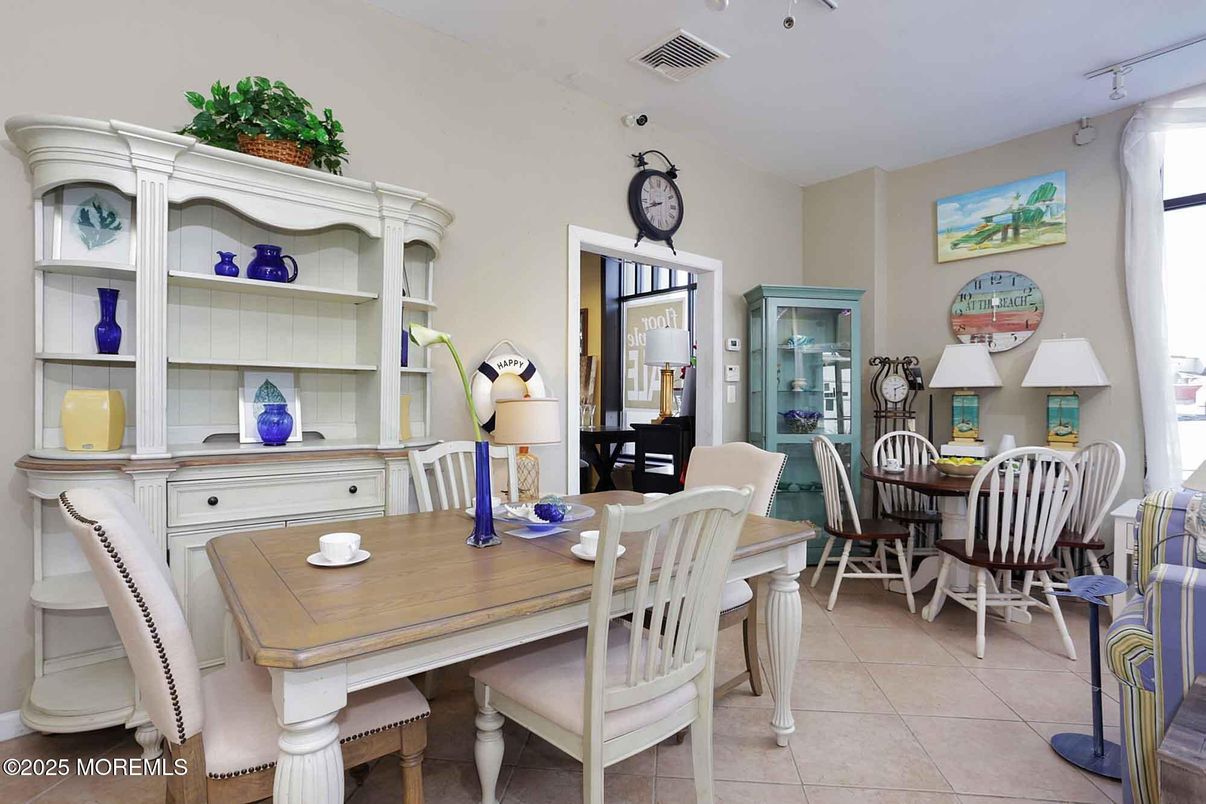 Dining room, Interior