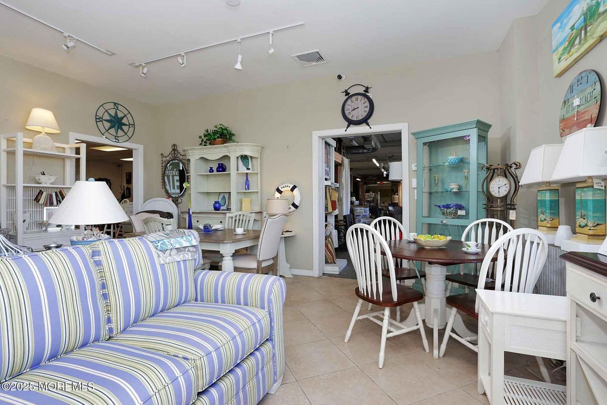 Dining room, Interior