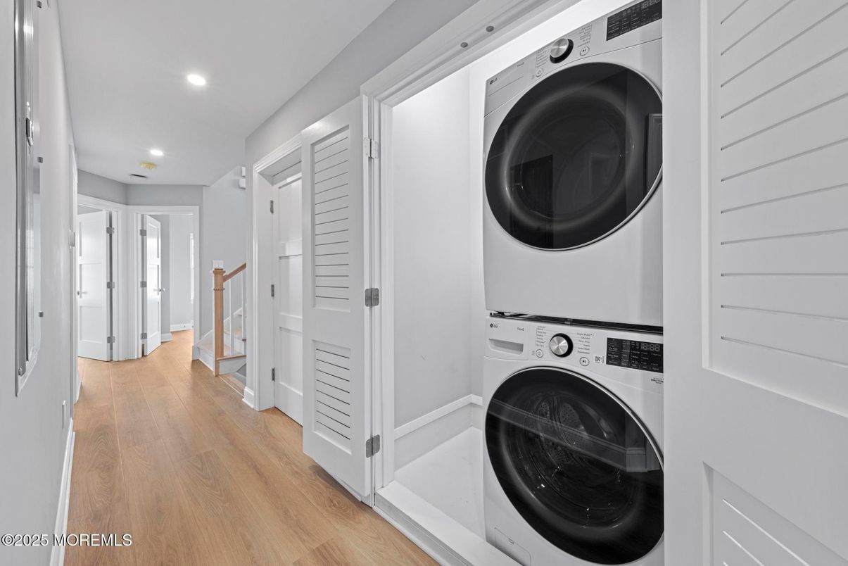 Interior, Recessed Lighting, Utility Closets, Washer, Wood Texture Flooring