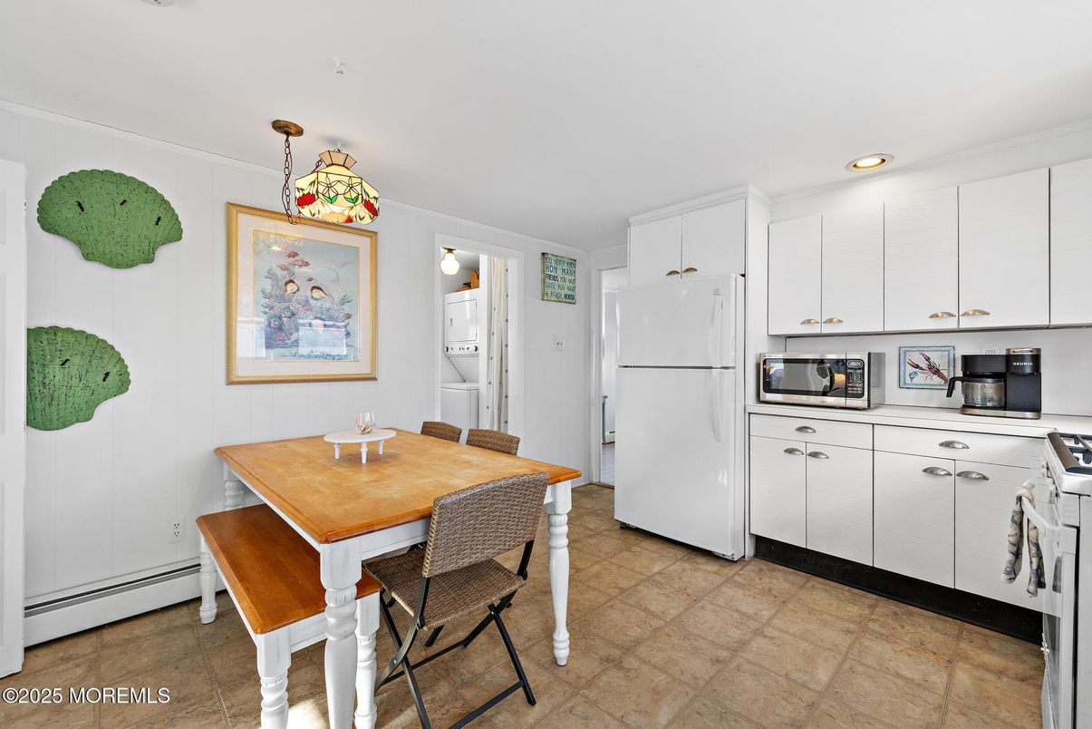 Dining room, Interior, Kitchen, Recessed Lighting