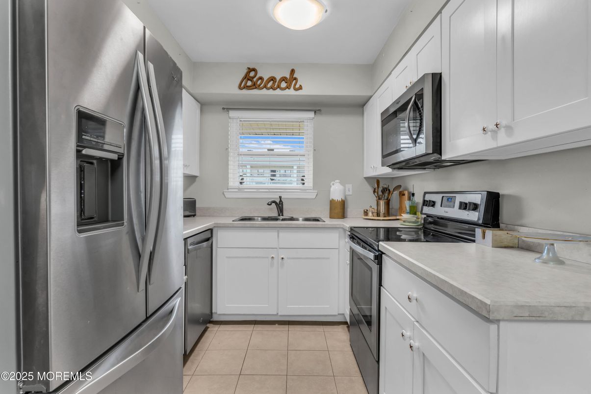 Interior, Kitchen, Stainless Steel Appliances