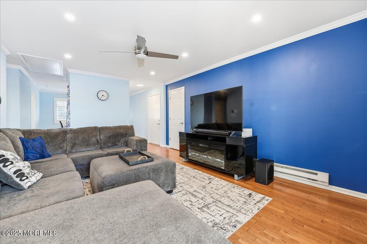 Interior, Living room, Recessed Lighting, Wood Texture Flooring