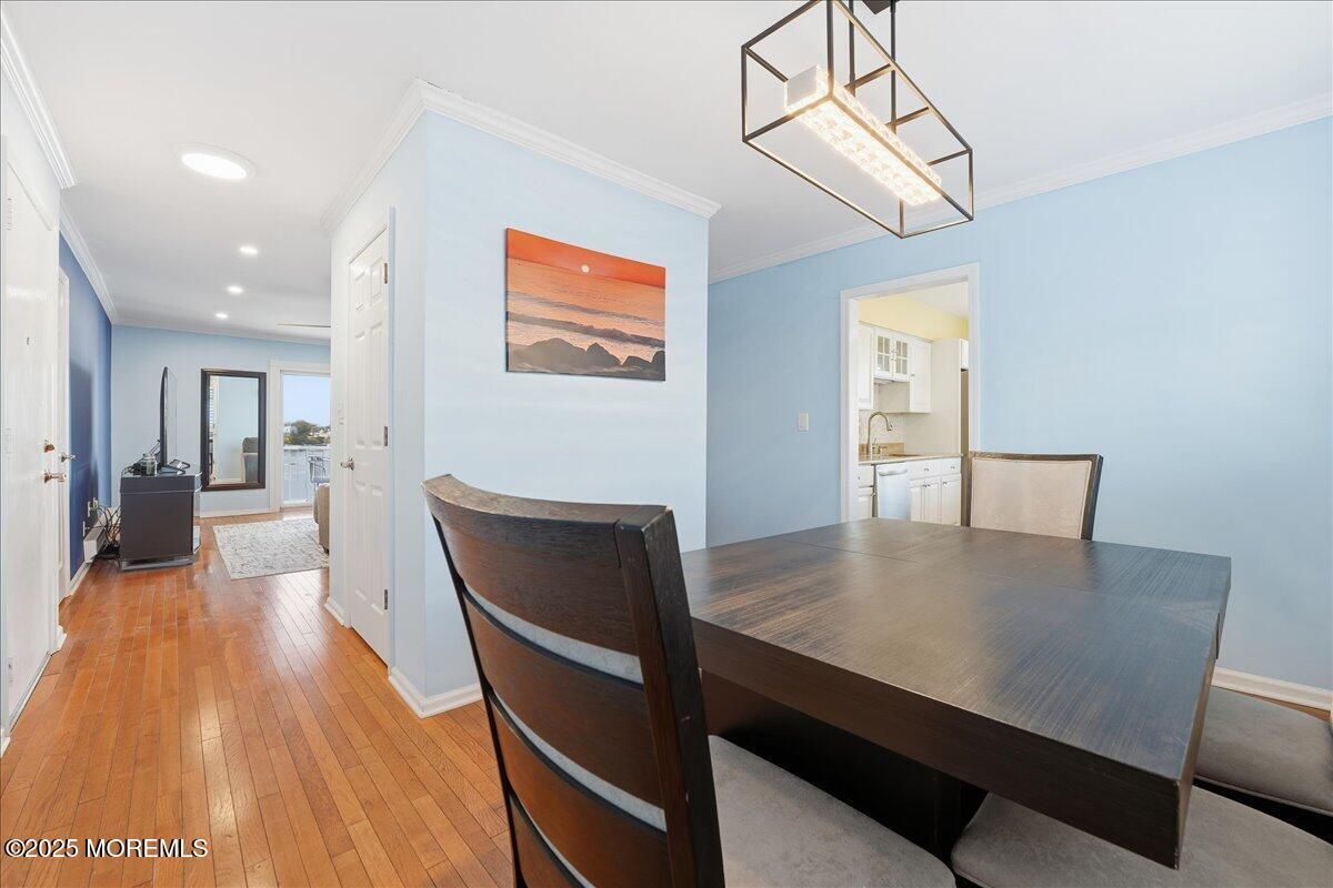 Dining room, Interior, Pendant Lights, Recessed Lighting, Wood Texture Flooring