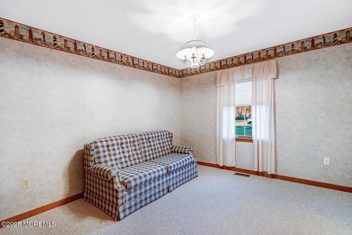 Chandelier, Interior