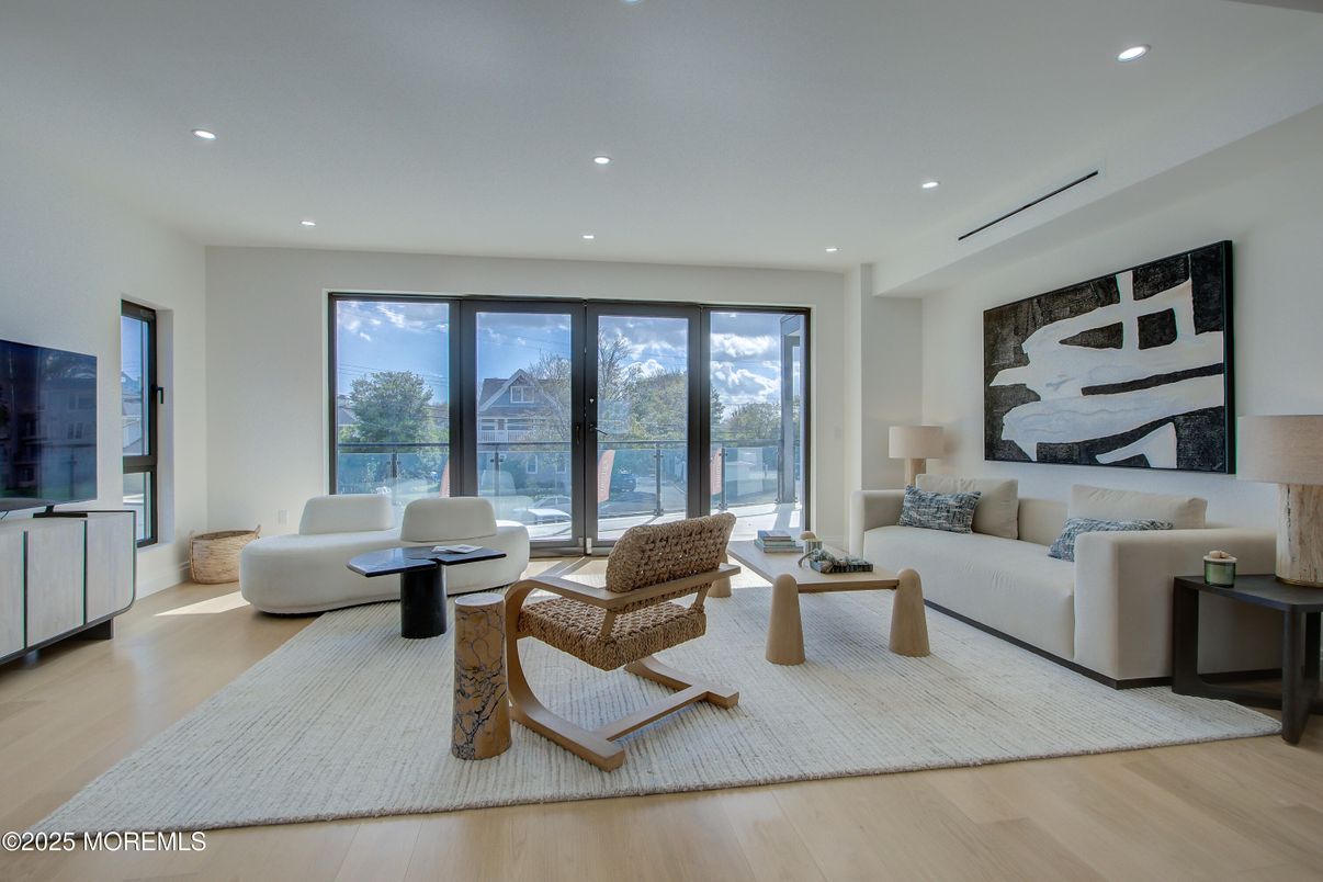 Interior, Living room, Recessed Lighting, Water, Wood Texture Flooring