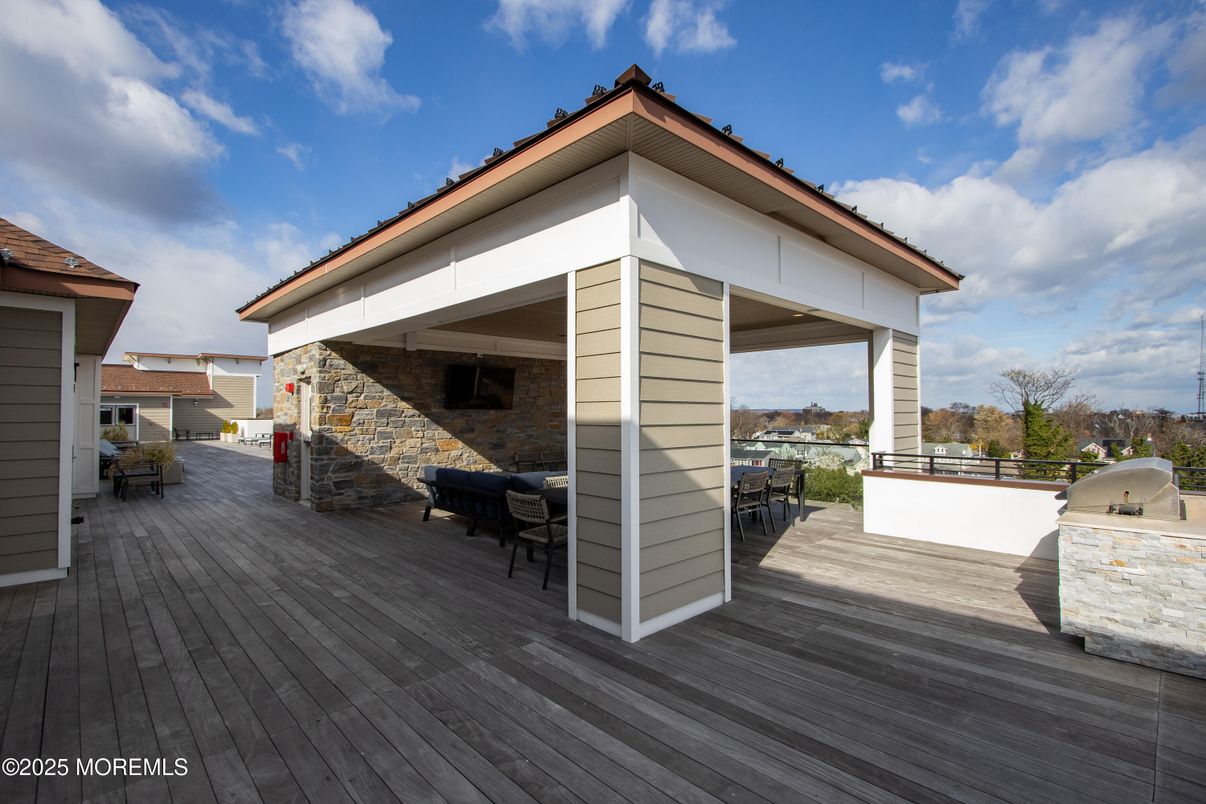 Exterior, Outdoor Kitchen